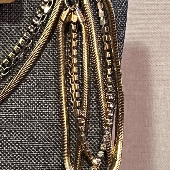 Mixed Metals Necklace Set. - Picture 3 of 4